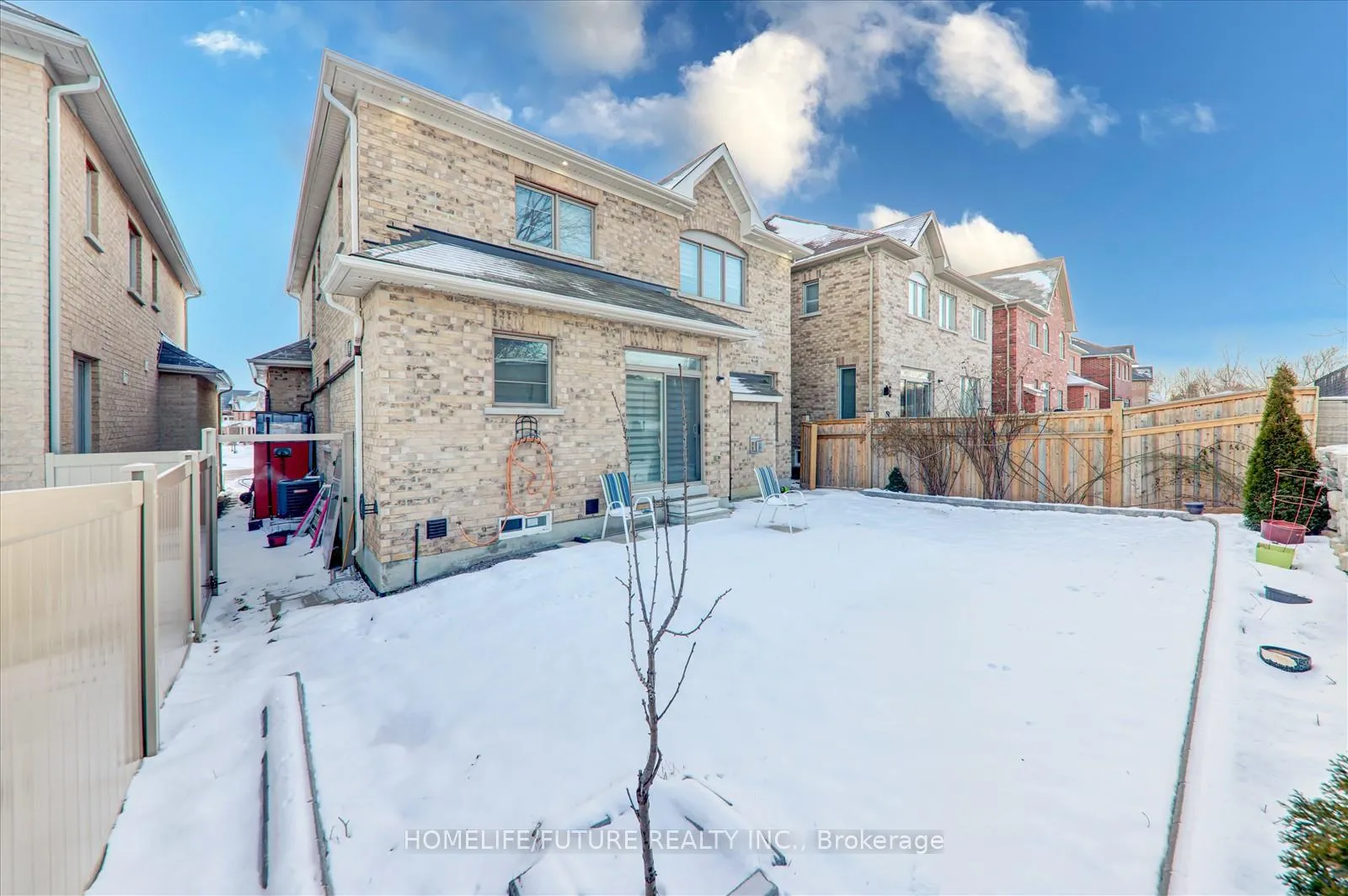 Photo 35 of 30 Willoughby Place, Clarington, Bowmanville — HOMEH