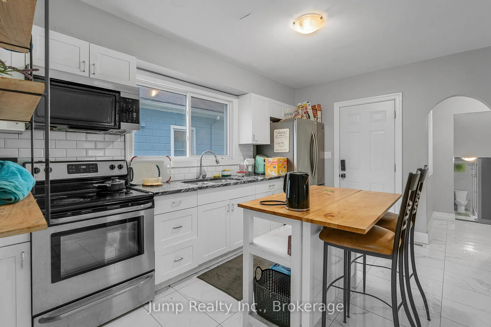 Photo 13 of 568 Tournier Street, Windsor — HOMEH