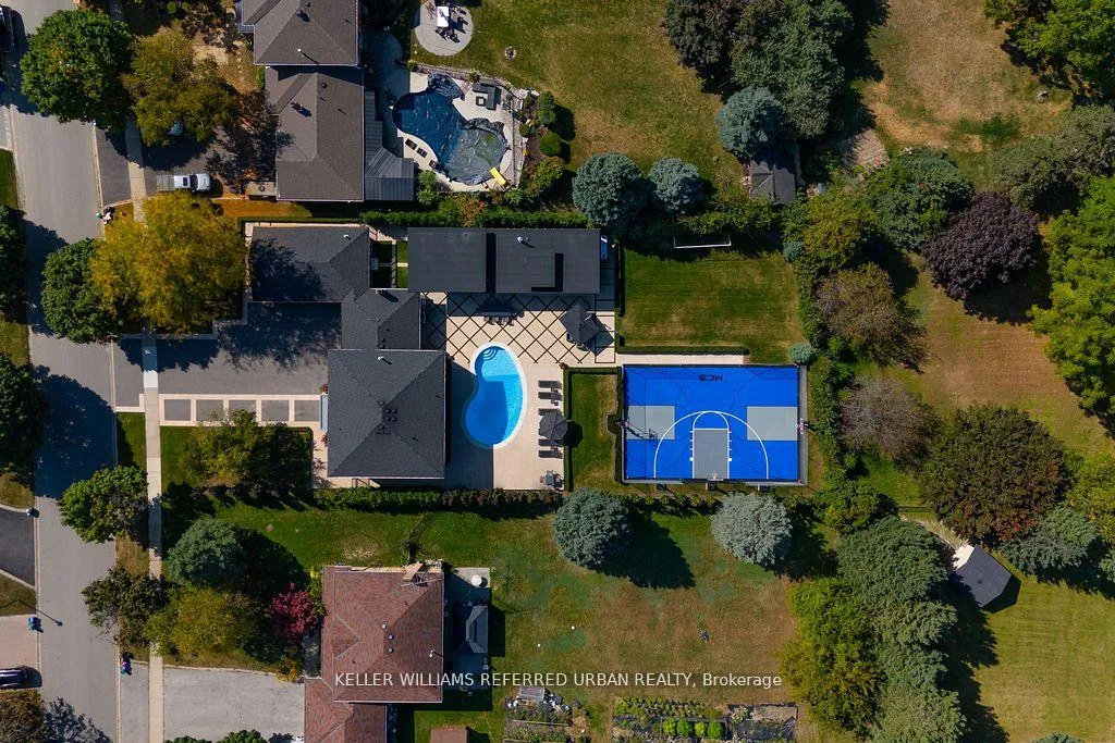 Photo 1 of 68 Findlay Avenue, King, King City — HOMEH