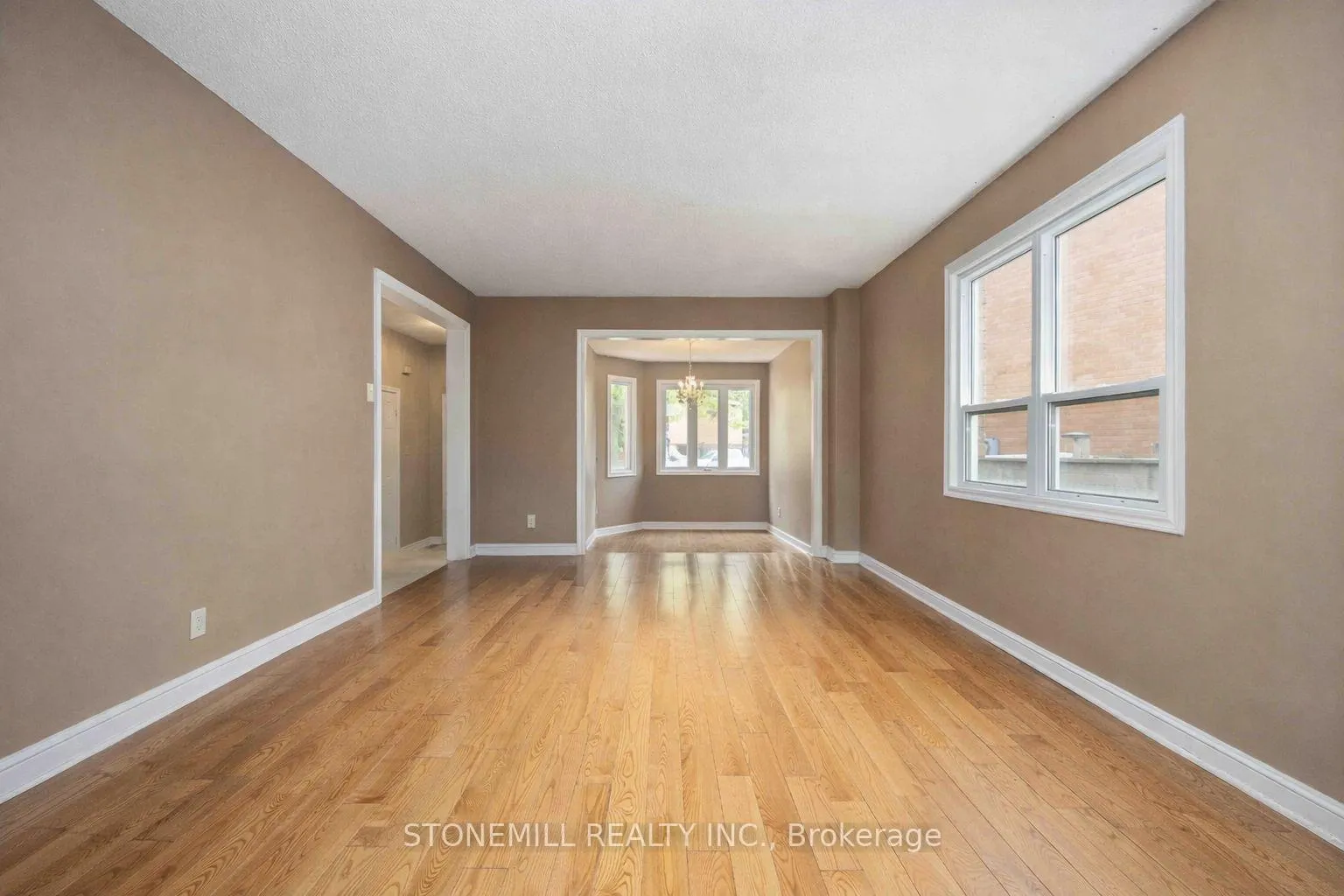 Photo 6 of 24 Soho Crescent, Markham, Markville — HOMEH
