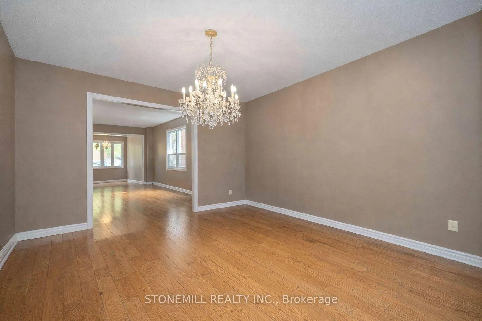 Photo 8 of 24 Soho Crescent, Markham, Markville — HOMEH