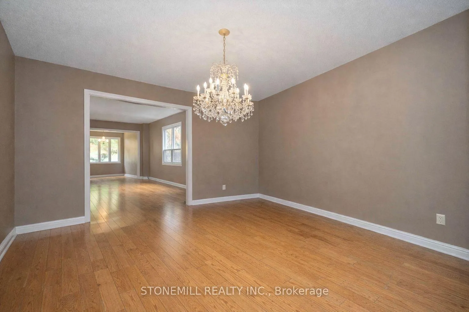 Photo 9 of 24 Soho Crescent, Markham, Markville — HOMEH