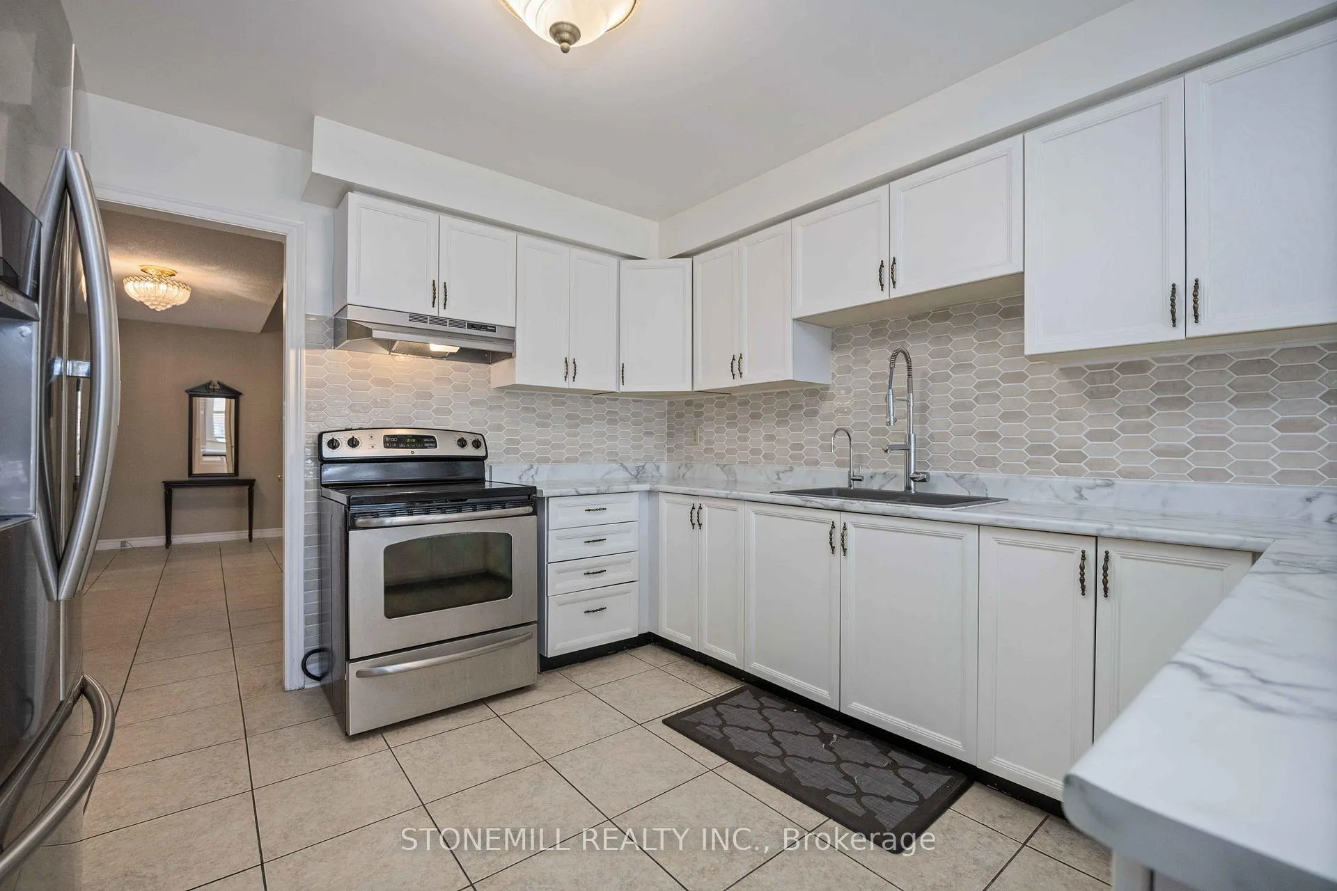 Photo 12 of 24 Soho Crescent, Markham, Markville — HOMEH