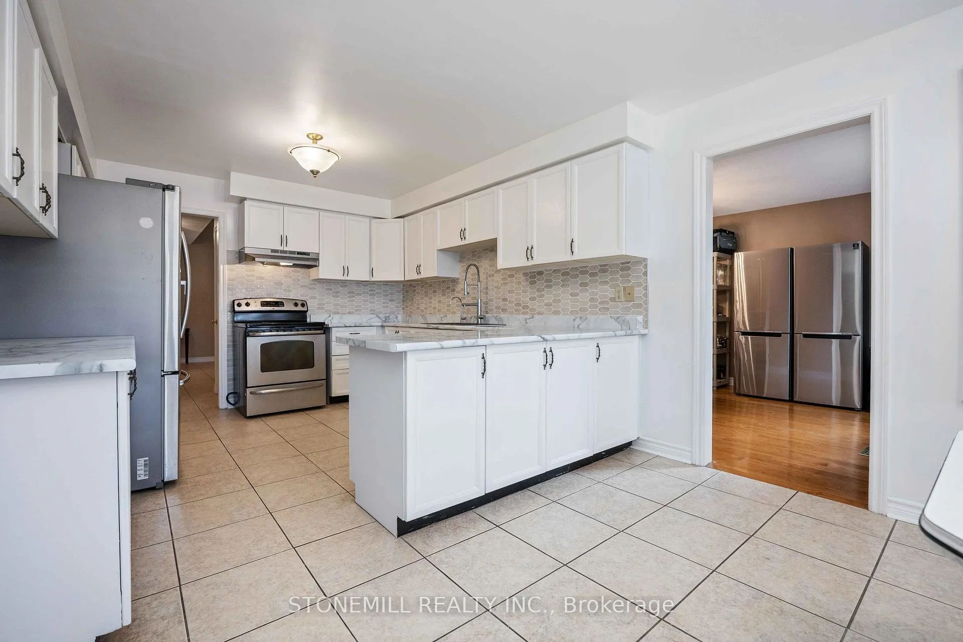 Photo 13 of 24 Soho Crescent, Markham, Markville — HOMEH