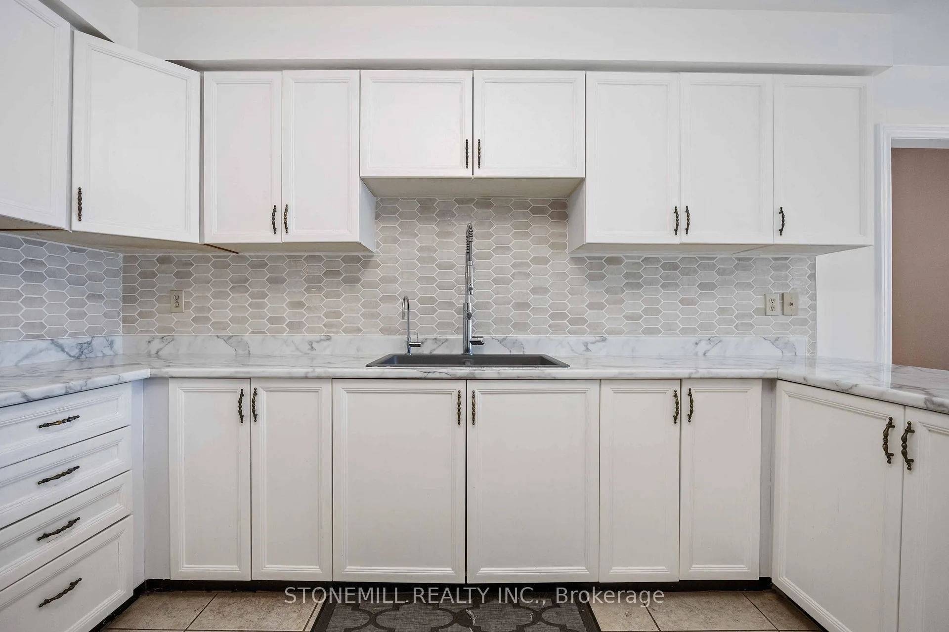 Photo 15 of 24 Soho Crescent, Markham, Markville — HOMEH