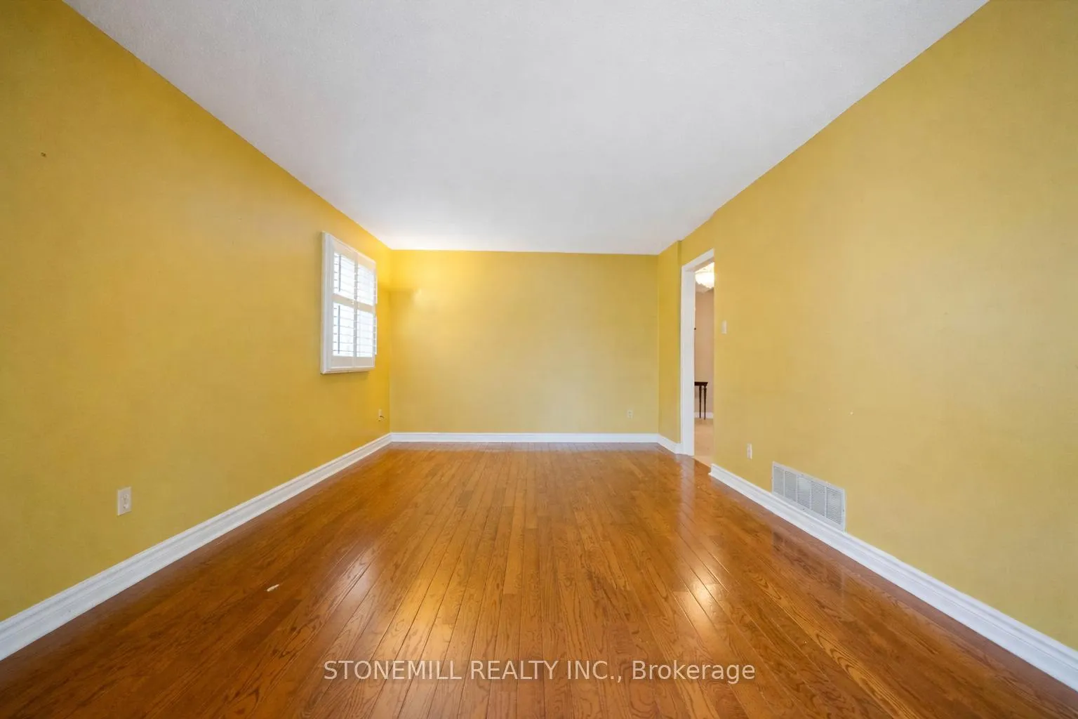 Photo 17 of 24 Soho Crescent, Markham, Markville — HOMEH