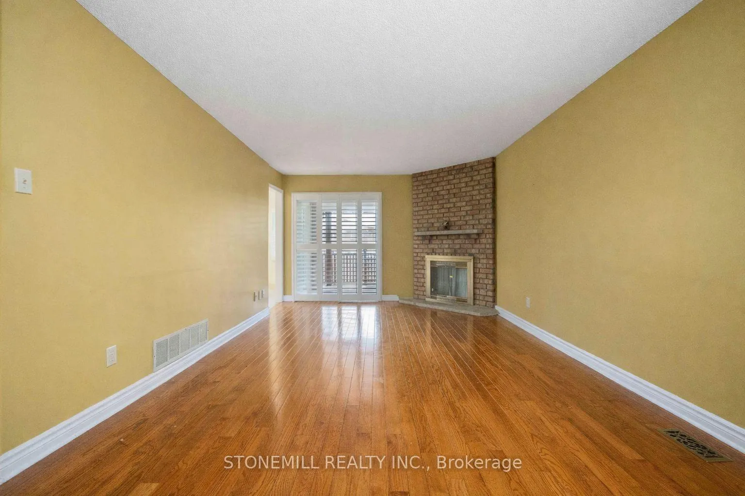 Photo 18 of 24 Soho Crescent, Markham, Markville — HOMEH