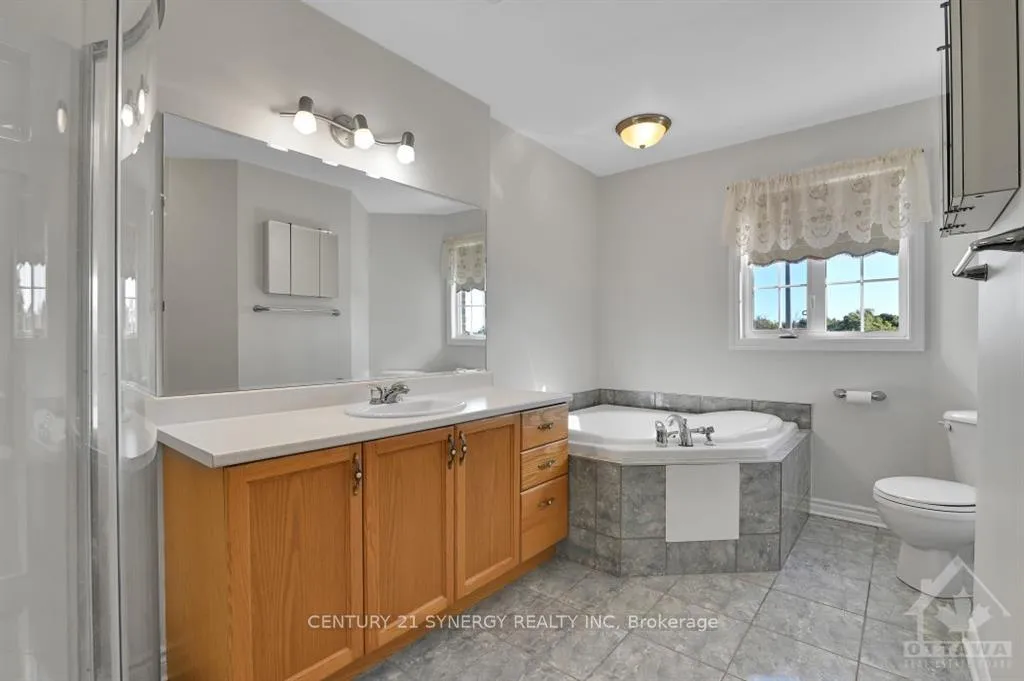 Photo 11 of 232 River Street, Gananoque — HOMEH