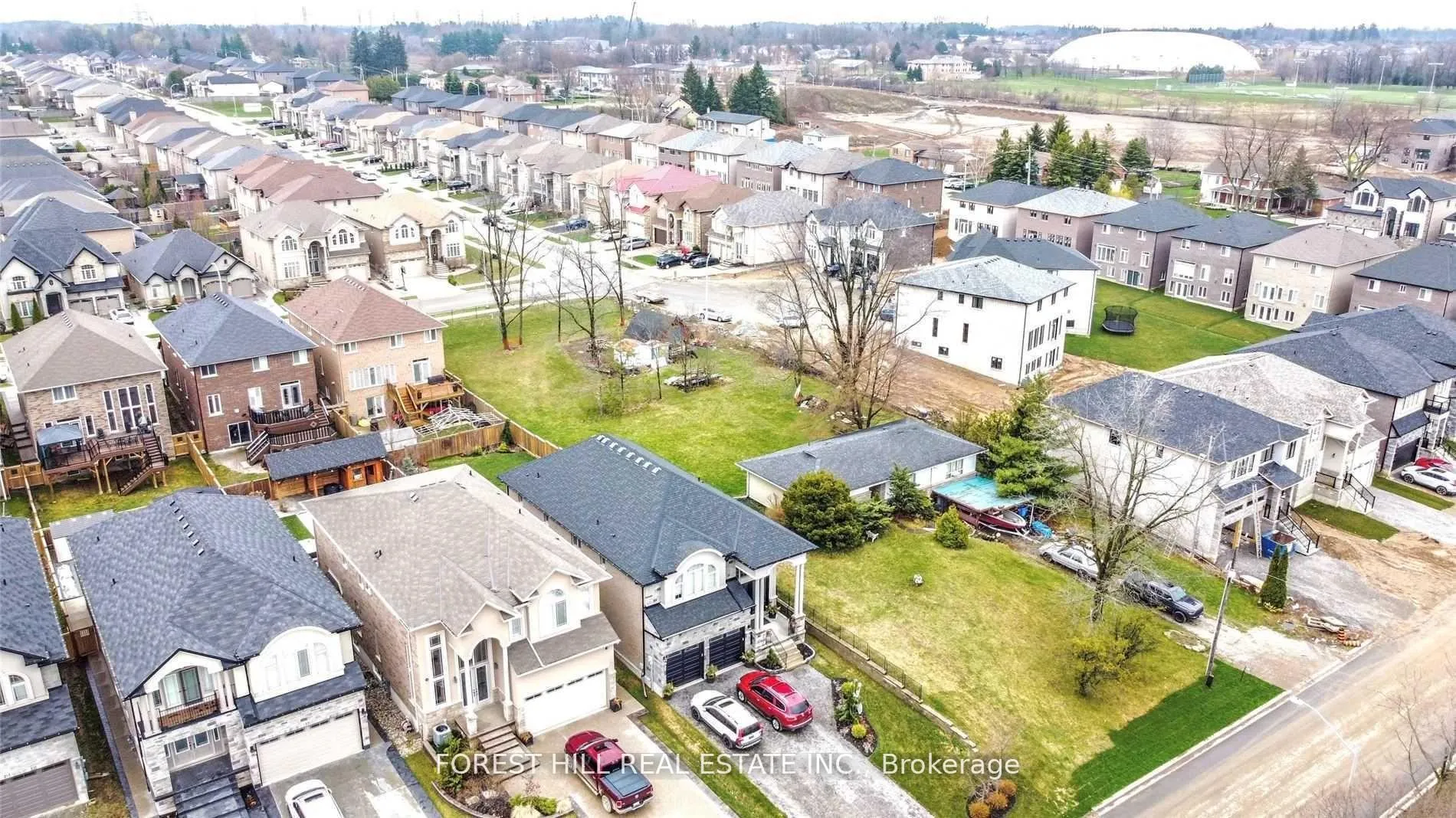 Photo 3 of 237 Springbrook Avenue, Hamilton, Ancaster — HOMEH