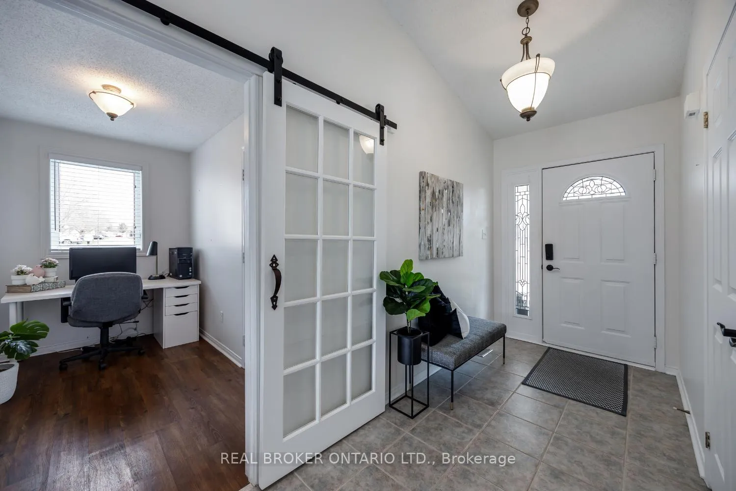 Photo 5 of 172 Wilmot Trail, Clarington, Newcastle — HOMEH