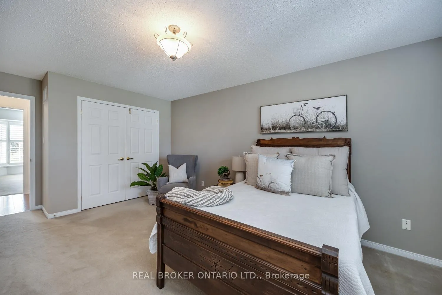 Photo 24 of 172 Wilmot Trail, Clarington, Newcastle — HOMEH