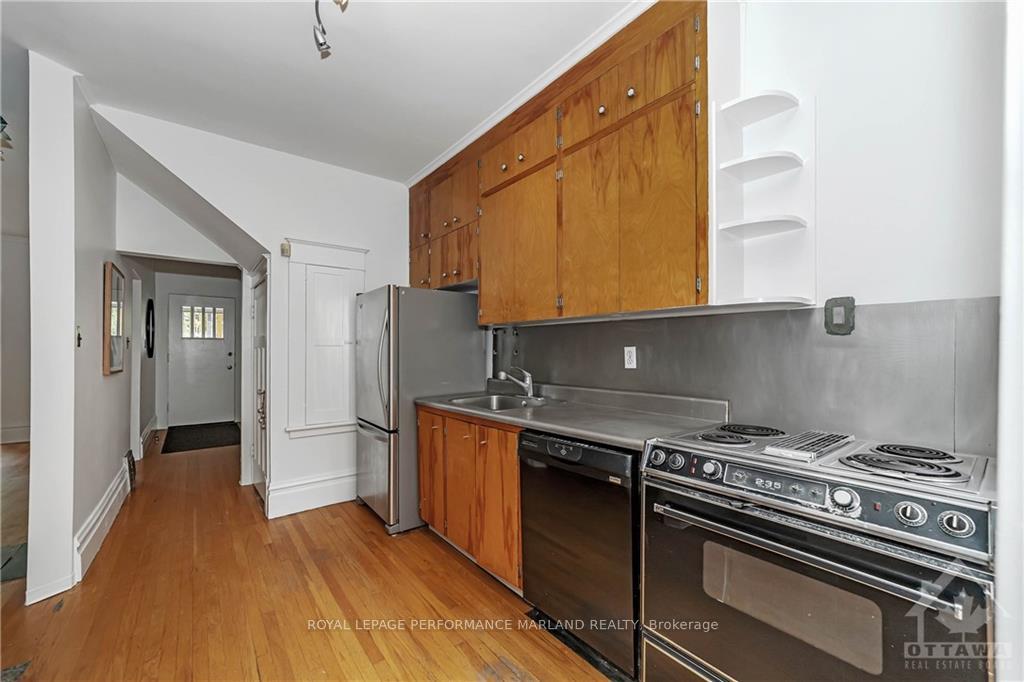 Photo 9 of 18 Carlyle Avenue, Ottawa, Old Ottawa South — HOMEH