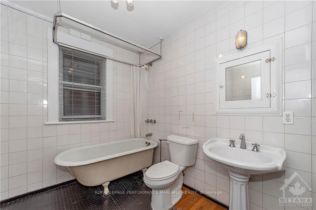 Photo 16 of 18 Carlyle Avenue, Ottawa, Old Ottawa South — HOMEH