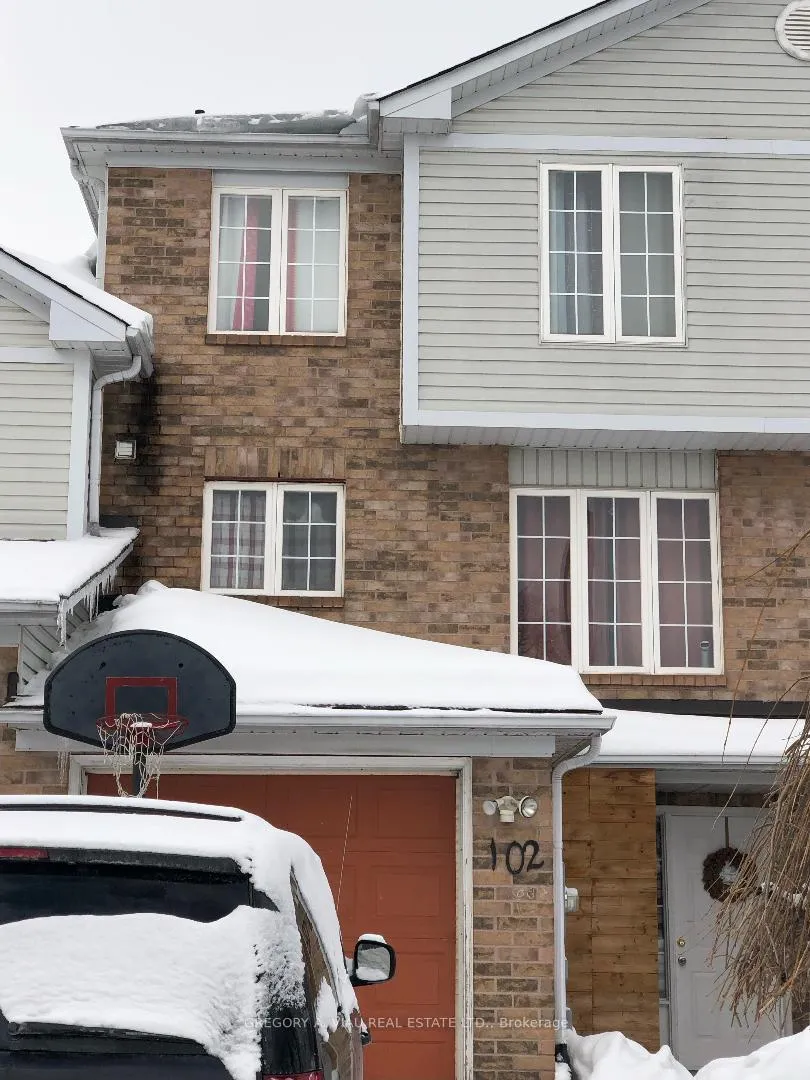 Front of 102 Pickett Crescent