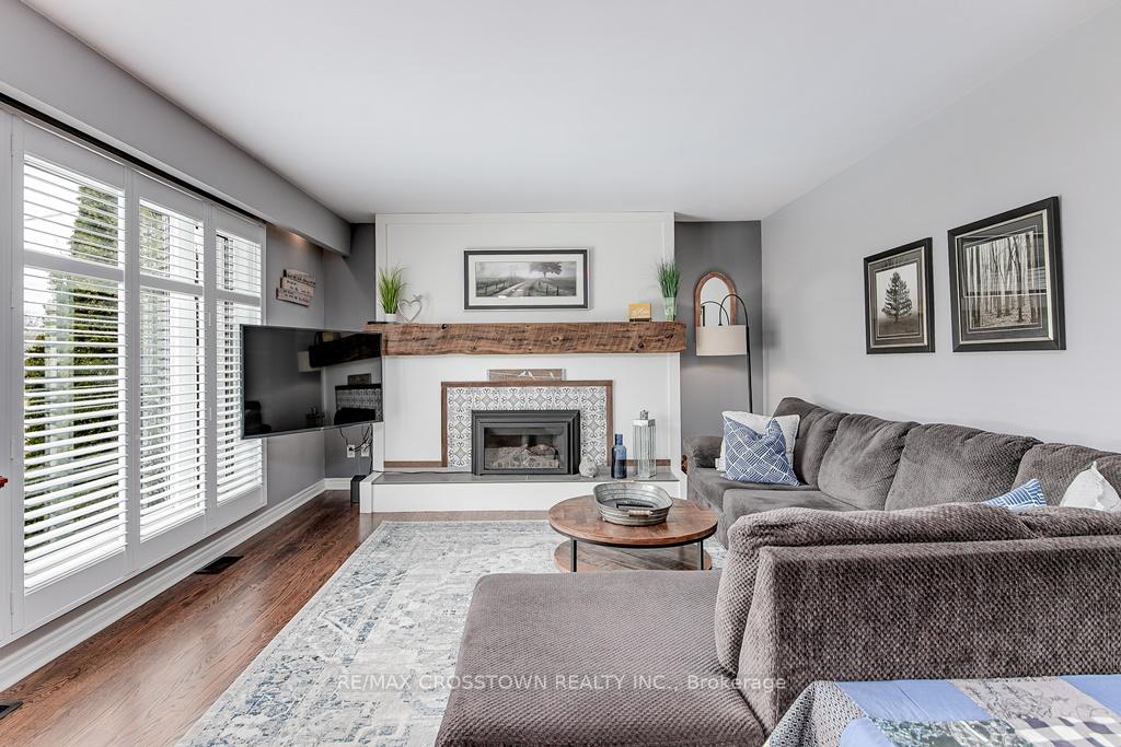 Photo 2 of 27 Nelson Street, Clearview, Creemore — HOMEH