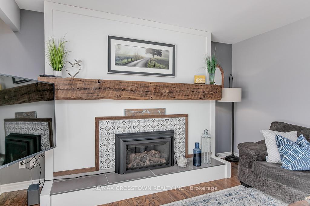 Photo 3 of 27 Nelson Street, Clearview, Creemore — HOMEH