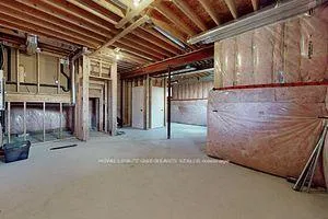 Photo 36 of 70 Henry Smith Avenue, Clarington, Bowmanville — HOMEH