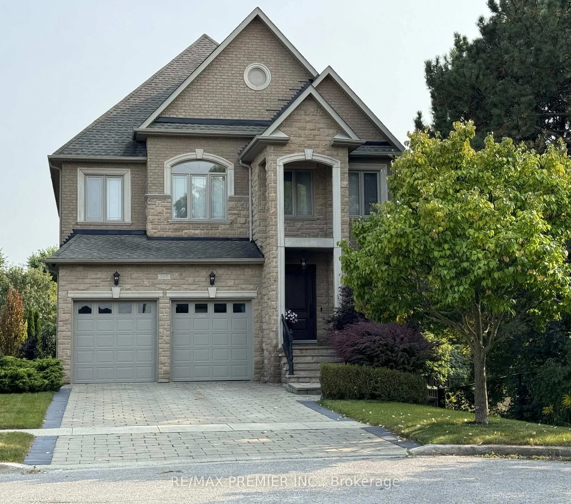 Photo 1 of 249 Ashton Drive, Vaughan, Maple — HOMEH
