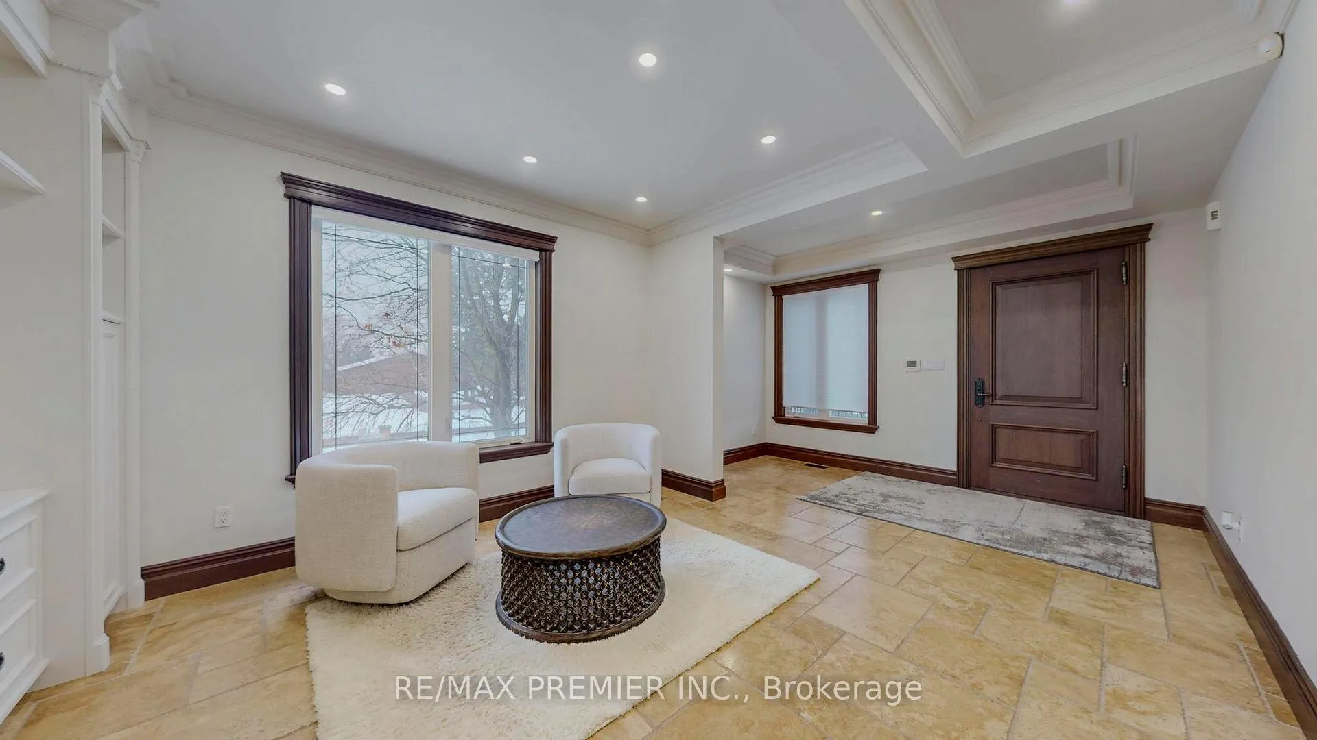 Photo 2 of 249 Ashton Drive, Vaughan, Maple — HOMEH