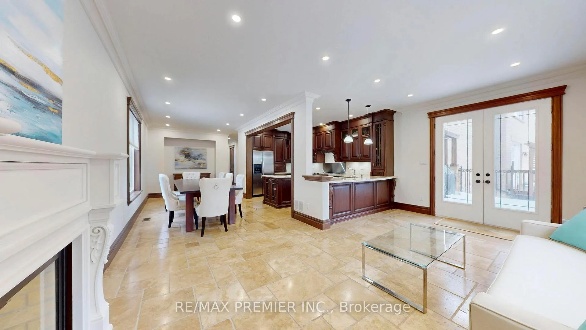 Photo 4 of 249 Ashton Drive, Vaughan, Maple — HOMEH