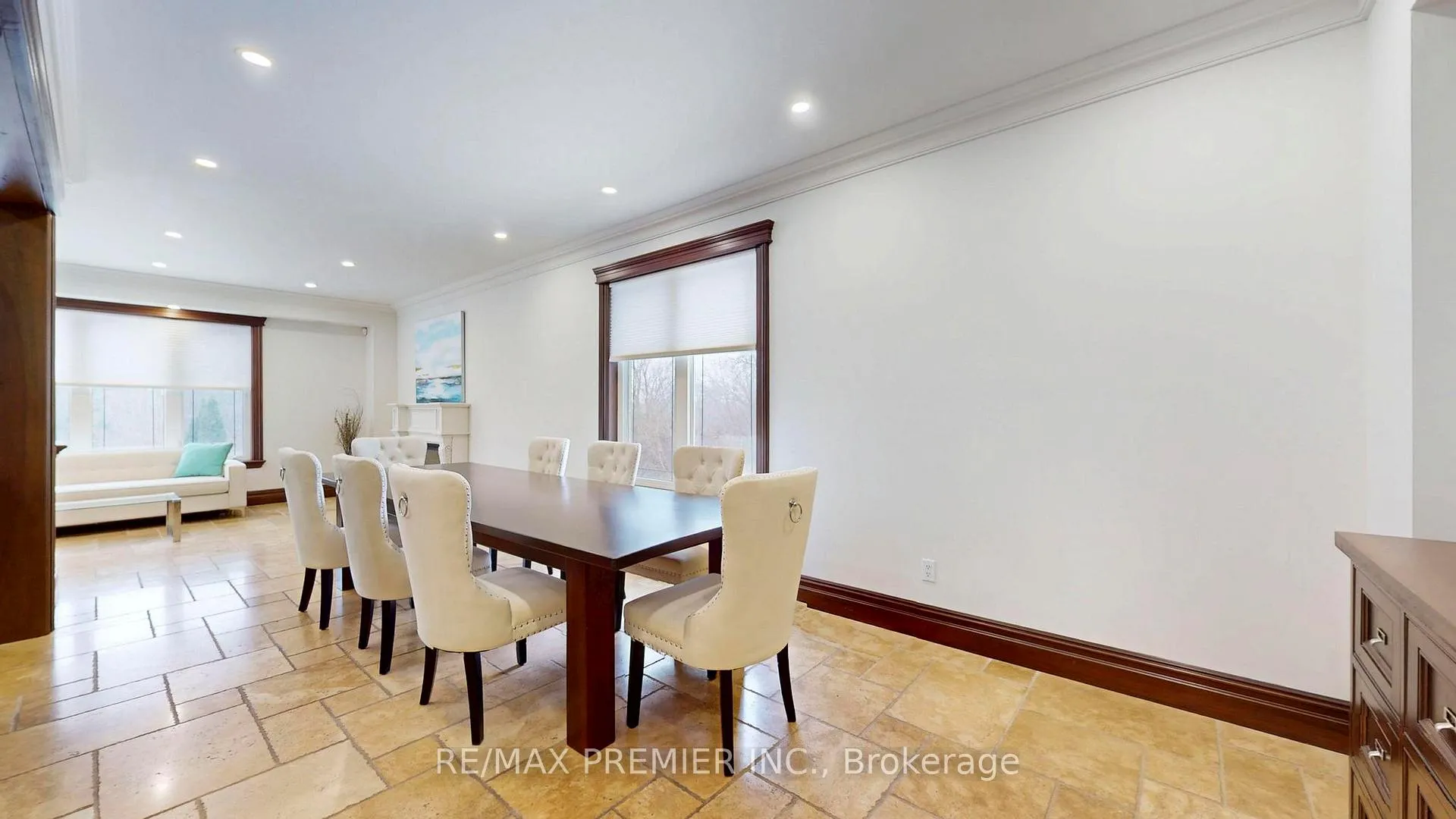 Photo 5 of 249 Ashton Drive, Vaughan, Maple — HOMEH