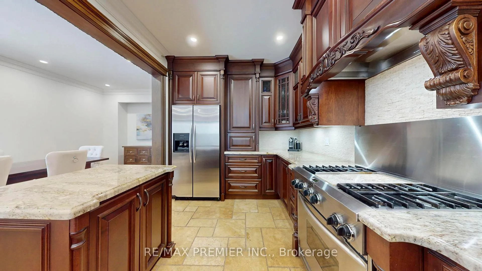 Photo 7 of 249 Ashton Drive, Vaughan, Maple — HOMEH