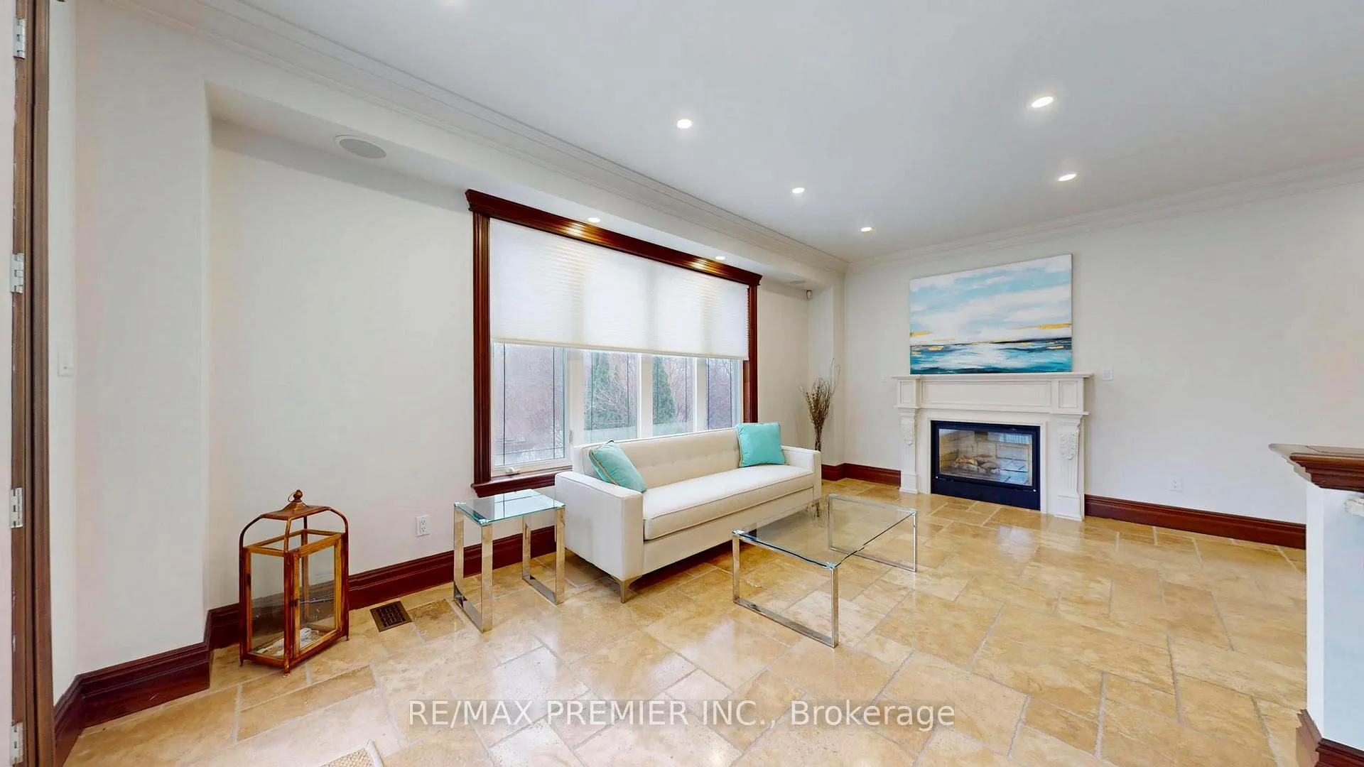 Photo 8 of 249 Ashton Drive, Vaughan, Maple — HOMEH