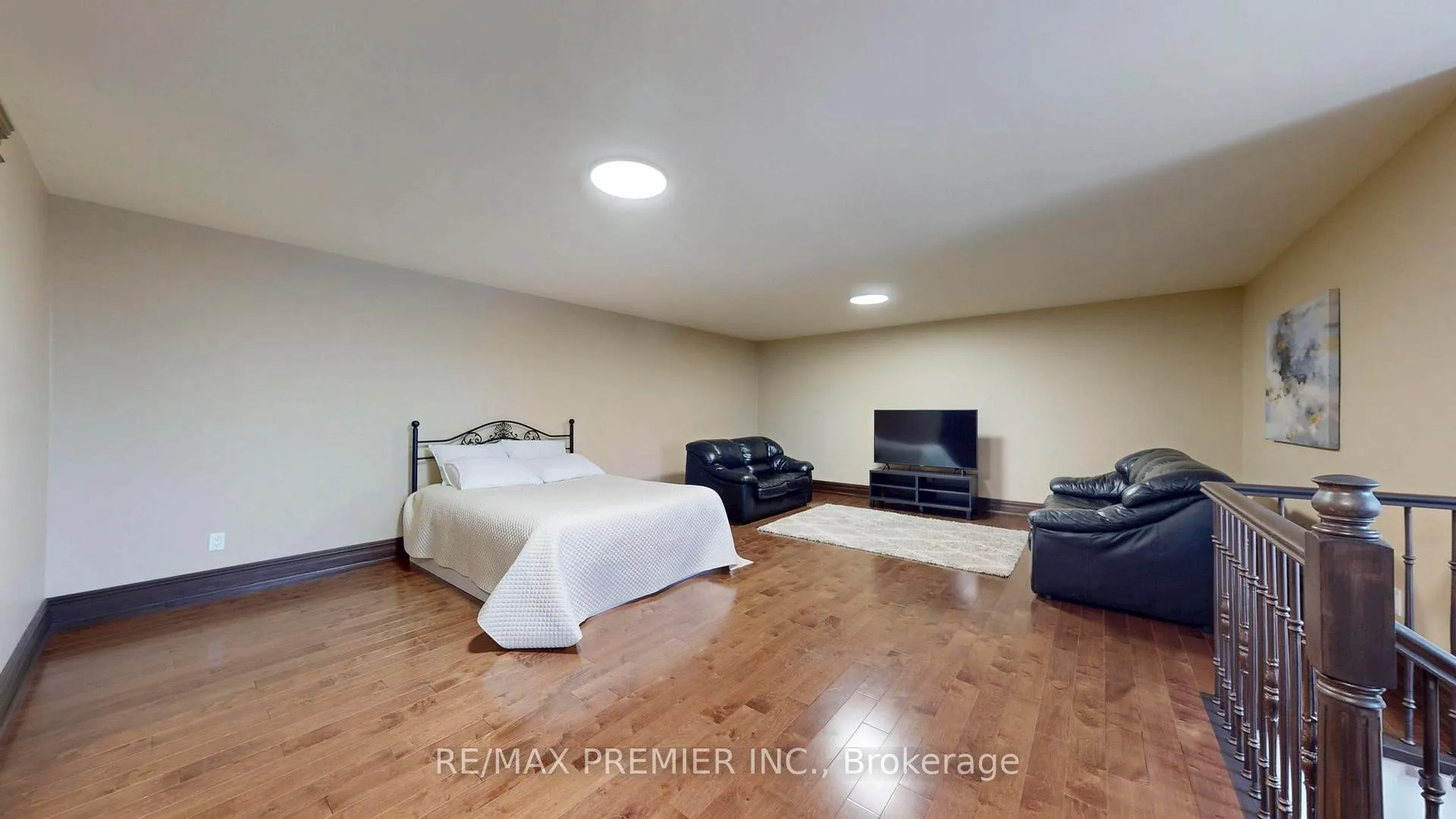 Photo 22 of 249 Ashton Drive, Vaughan, Maple — HOMEH