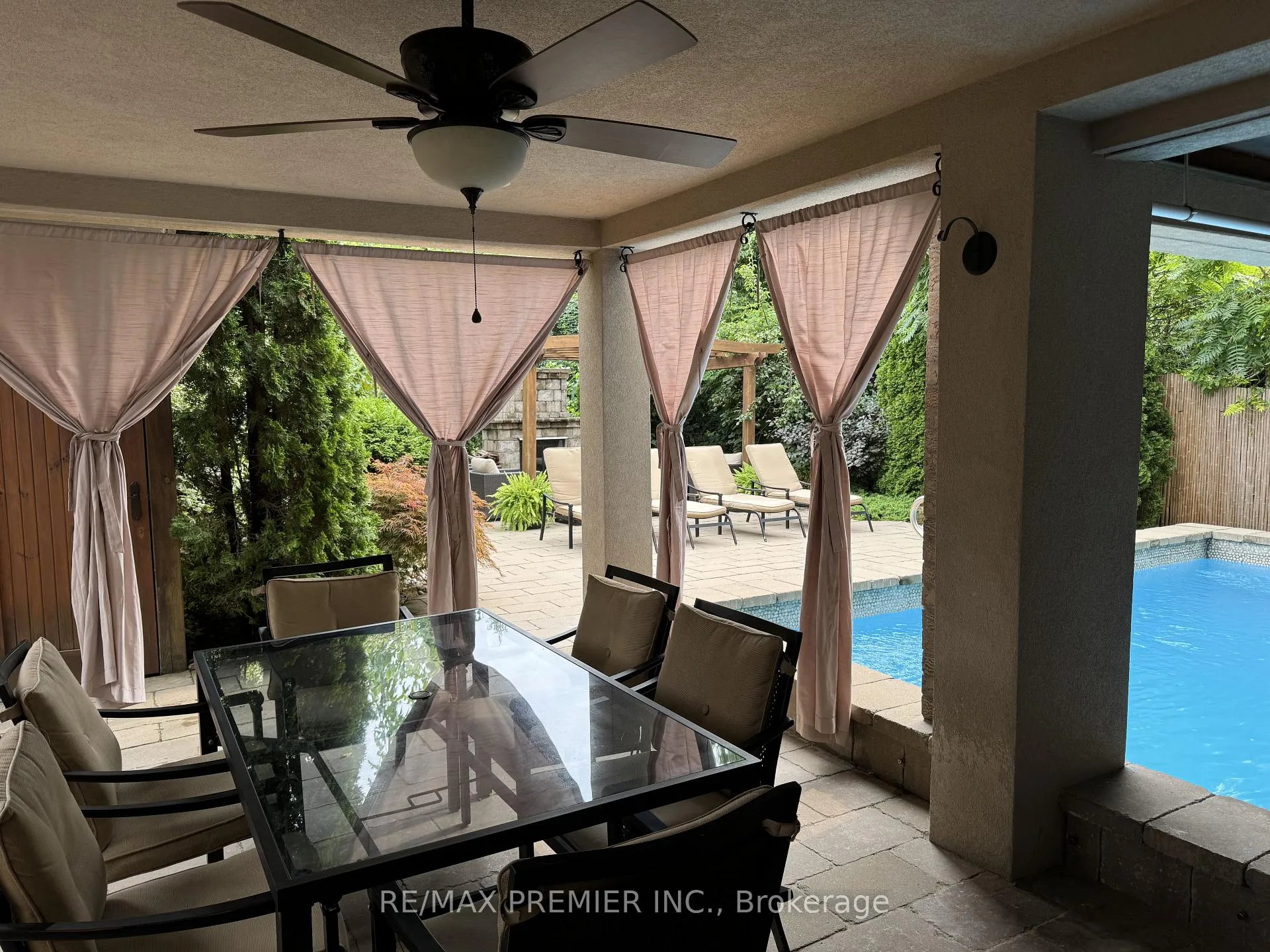 Photo 32 of 249 Ashton Drive, Vaughan, Maple — HOMEH
