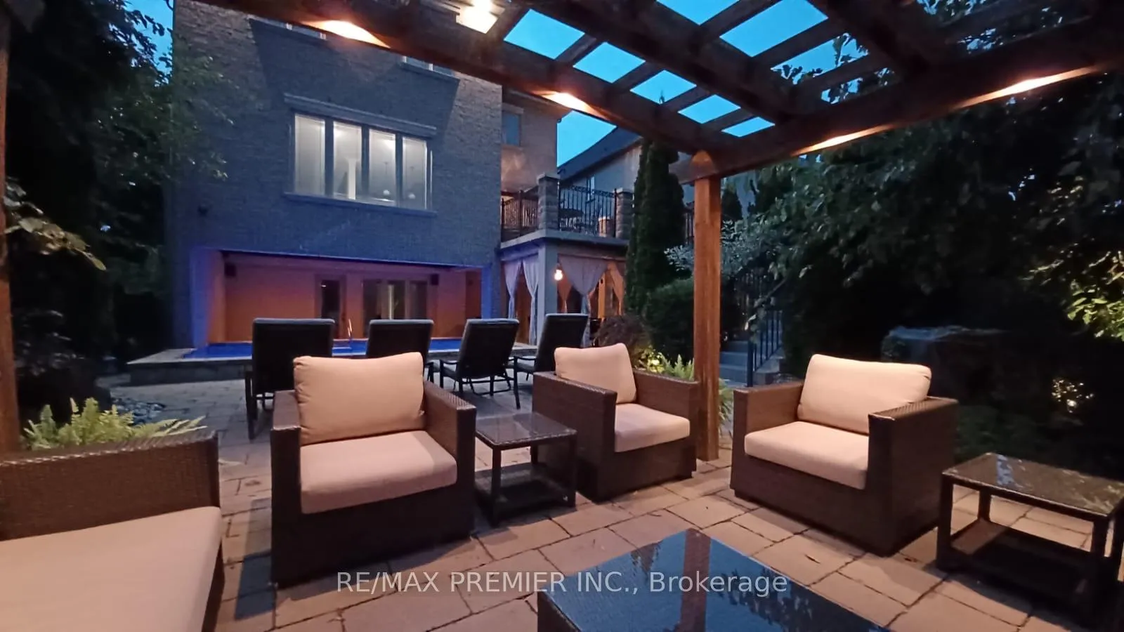 Photo 33 of 249 Ashton Drive, Vaughan, Maple — HOMEH