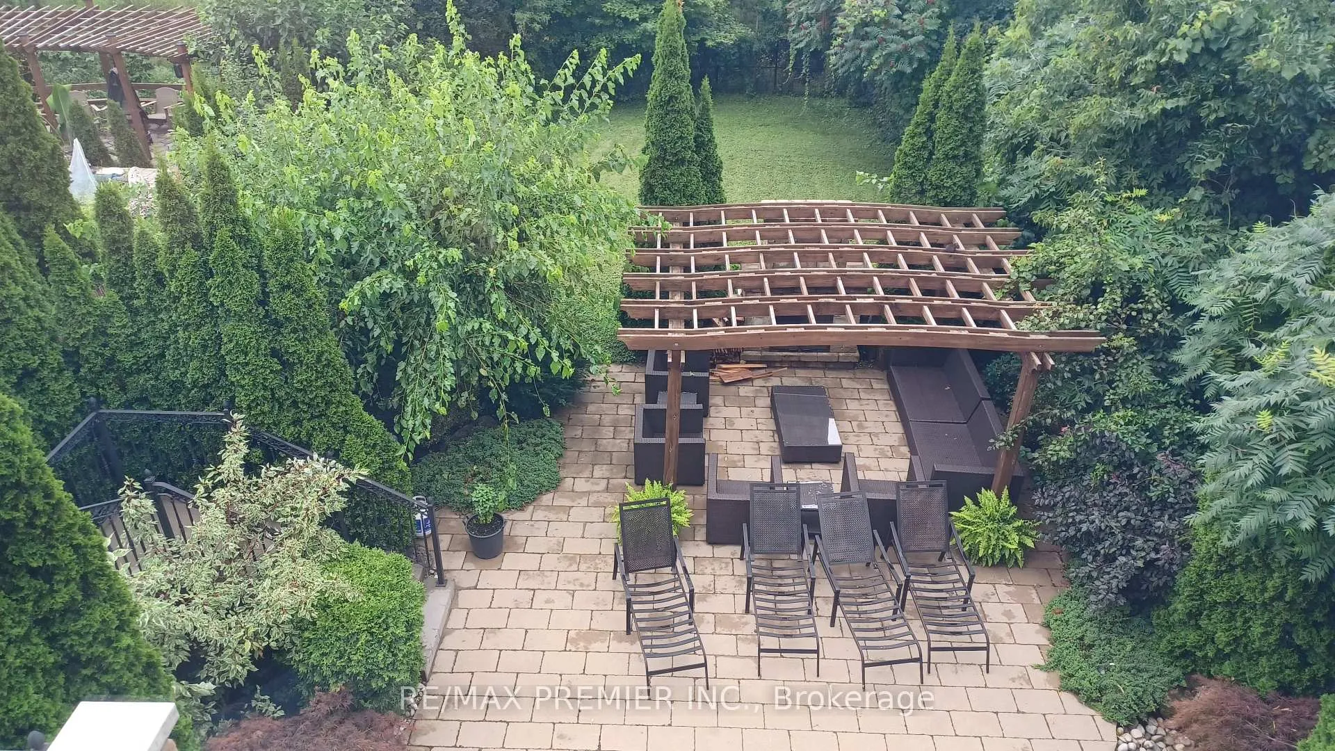 Photo 34 of 249 Ashton Drive, Vaughan, Maple — HOMEH