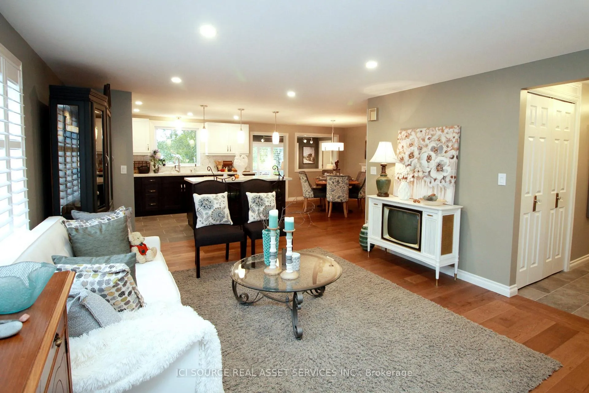 Photo 6 of 75 Wilmot Trail, Clarington, Bowmanville — HOMEH