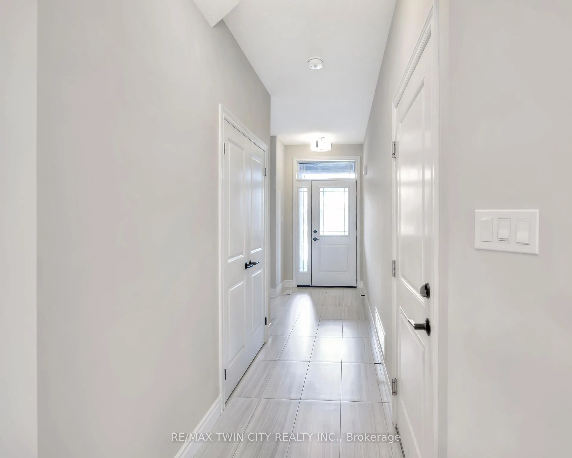 Photo 3 of 35 Loxleigh Lane, Woolwich — HOMEH