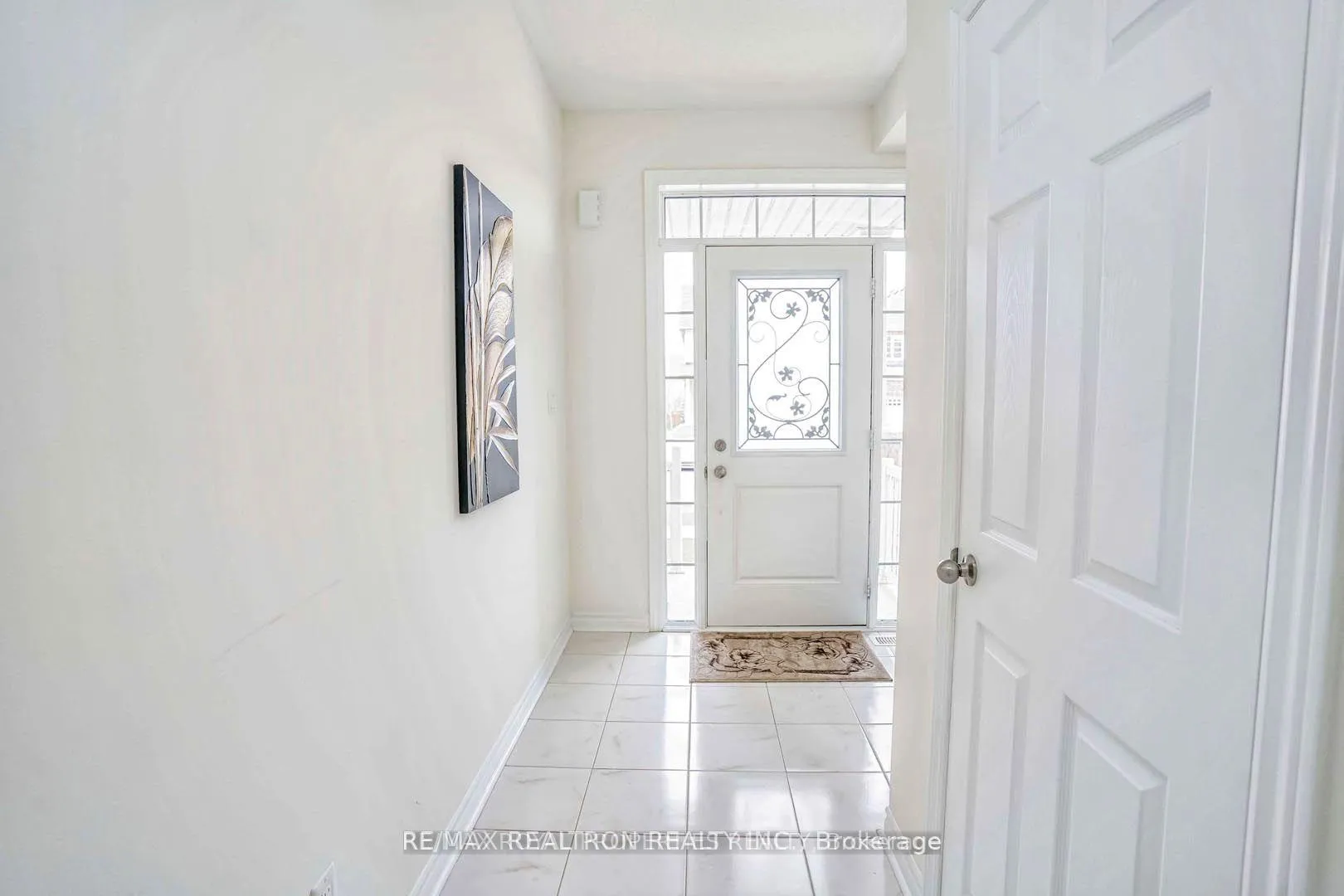 Photo 2 of 1877 Castlepoint Drive, Oshawa, Taunton — HOMEH