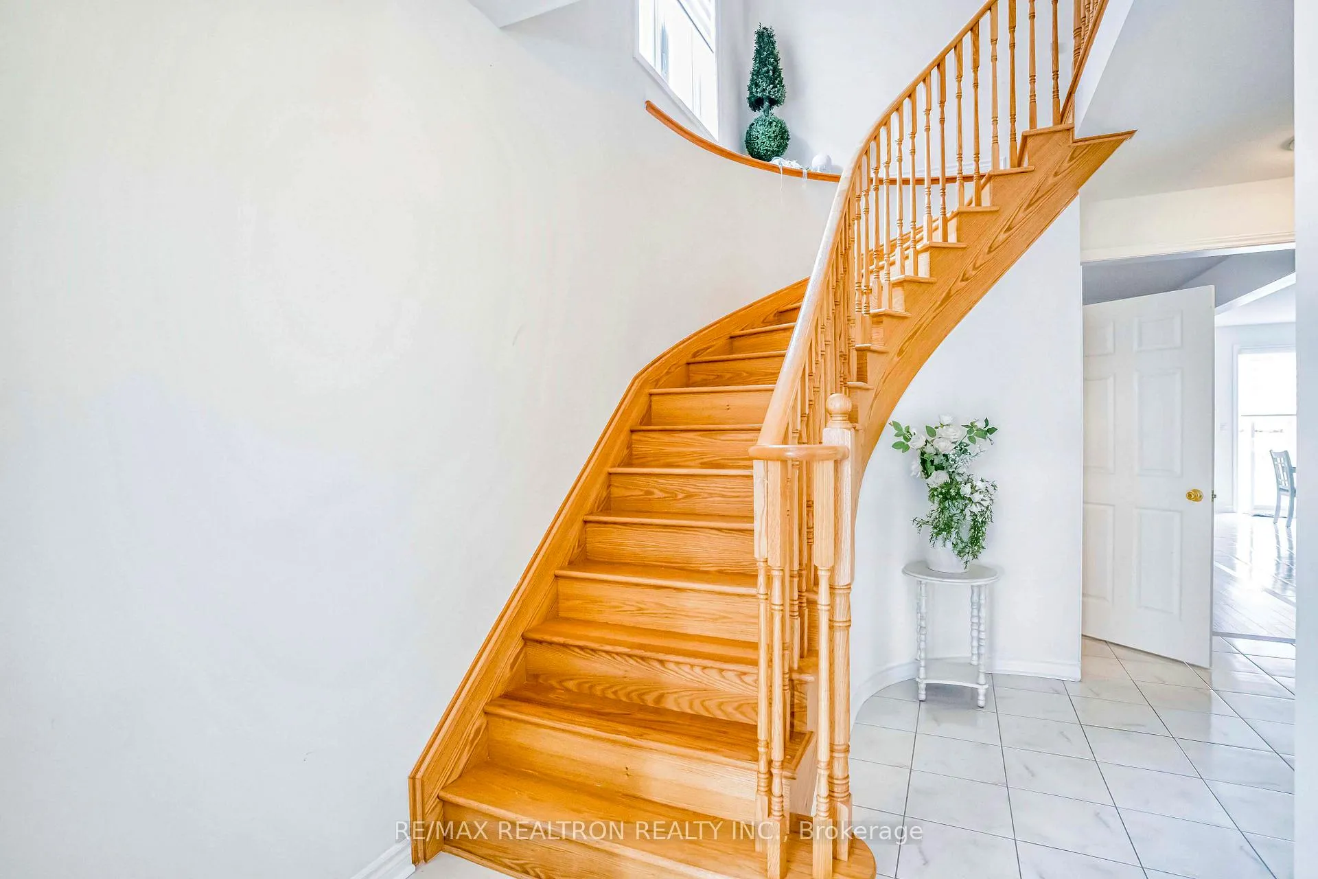 Photo 17 of 1877 Castlepoint Drive, Oshawa, Taunton — HOMEH