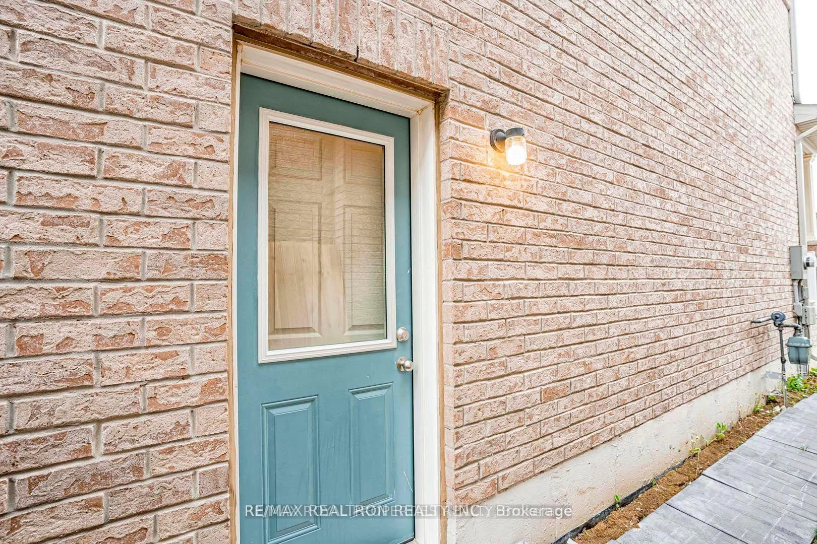 Photo 27 of 1877 Castlepoint Drive, Oshawa, Taunton — HOMEH