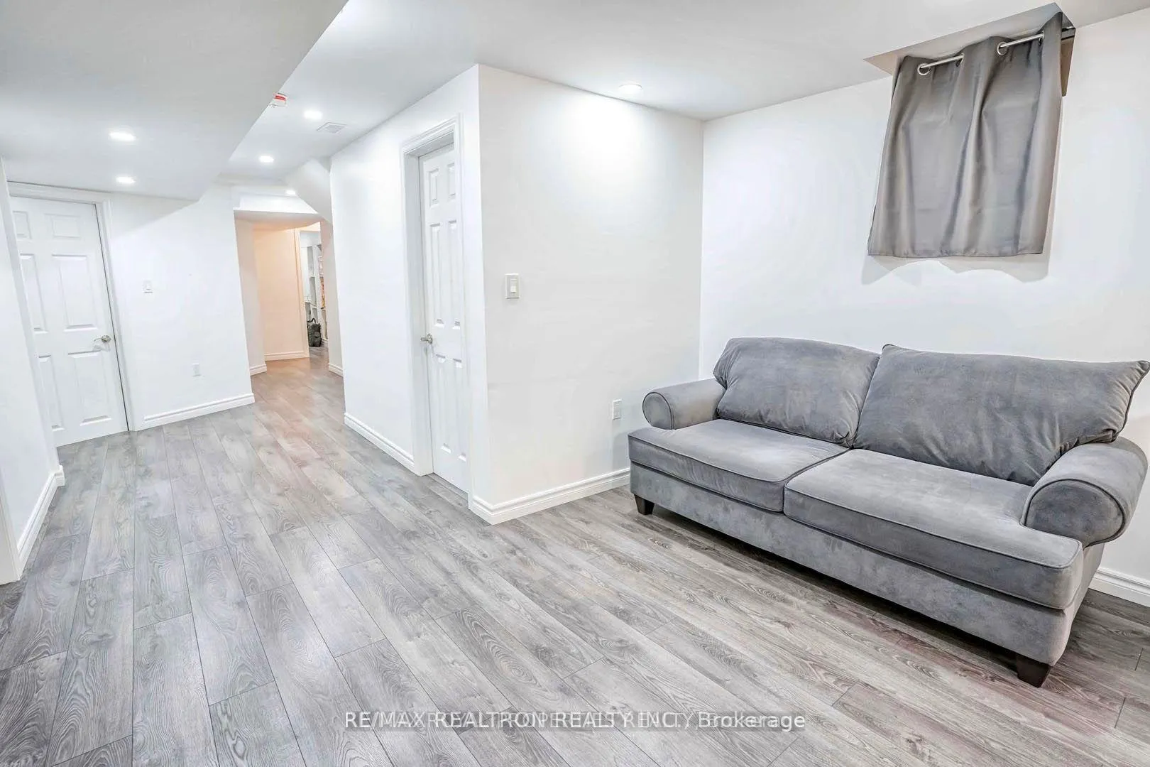 Photo 31 of 1877 Castlepoint Drive, Oshawa, Taunton — HOMEH