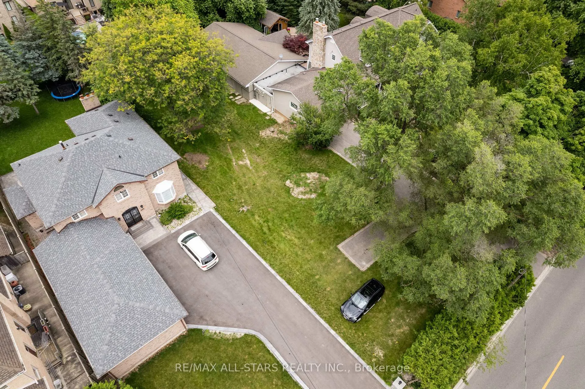 Photo 4 of 206 Church Street, Markham, Markham Village — HOMEH