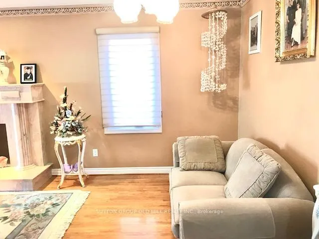 Photo 5 of 103 Benjamin Drive, Vaughan, East Woodbridge — HOMEH