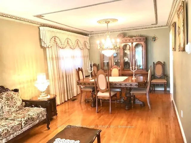 Photo 6 of 103 Benjamin Drive, Vaughan, East Woodbridge — HOMEH
