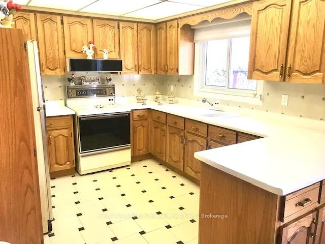 Photo 8 of 103 Benjamin Drive, Vaughan, East Woodbridge — HOMEH