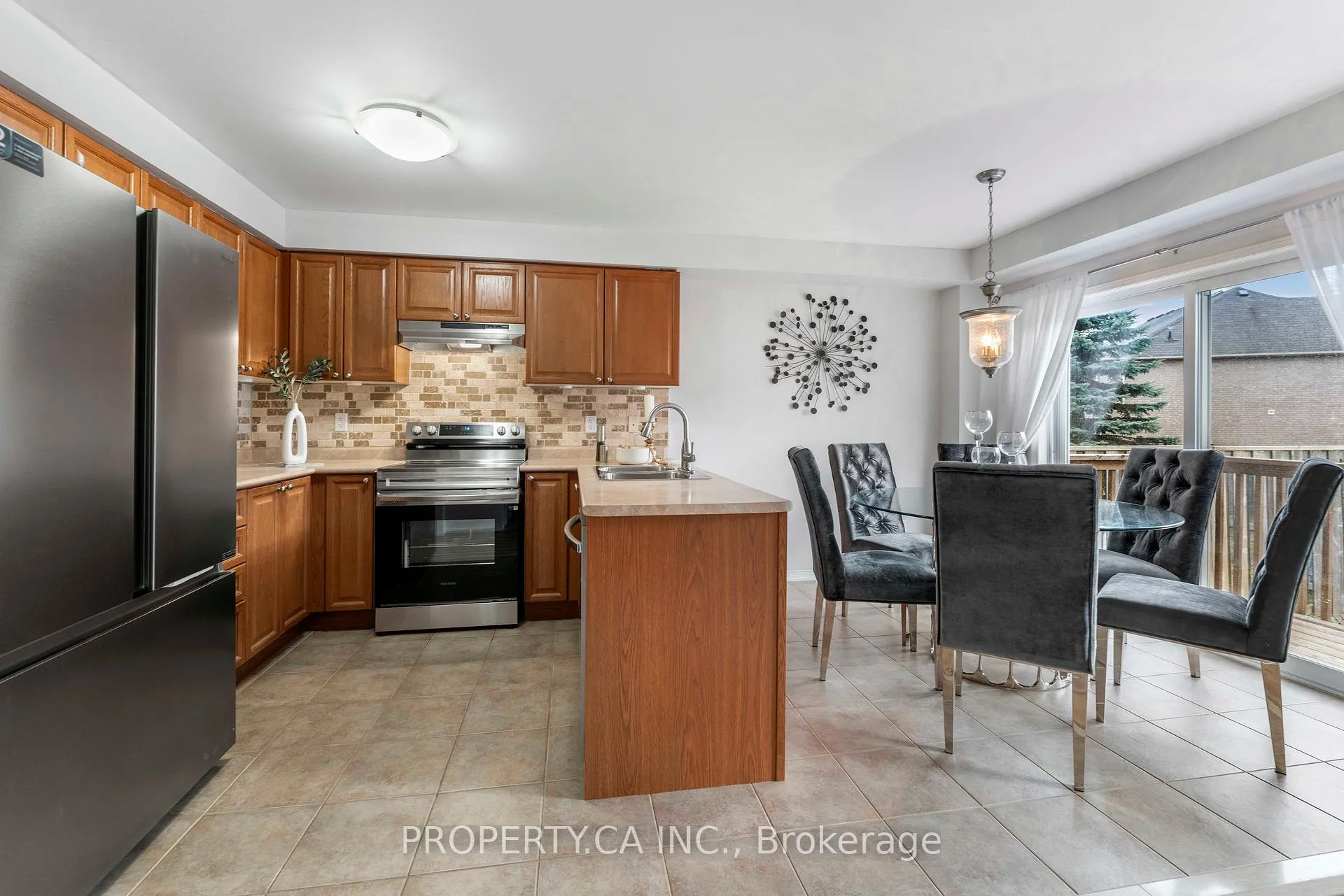 Photo 9 of 14 Carpendale Crescent, Ajax, Northeast Ajax — HOMEH