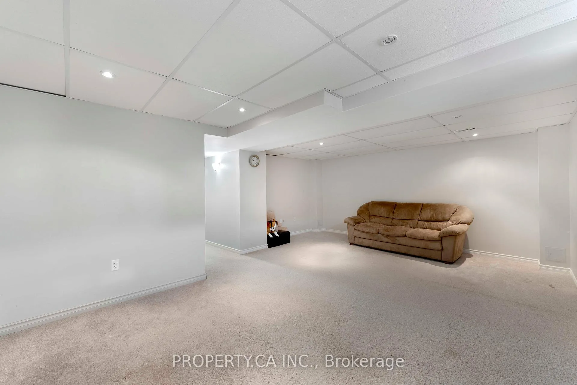 Photo 11 of 14 Carpendale Crescent, Ajax, Northeast Ajax — HOMEH