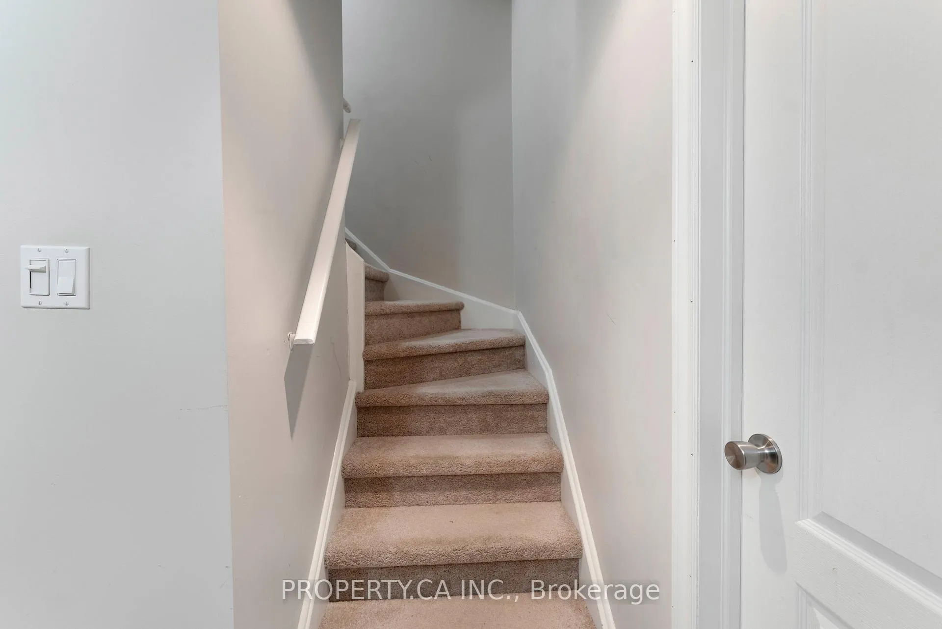 Photo 12 of 14 Carpendale Crescent, Ajax, Northeast Ajax — HOMEH