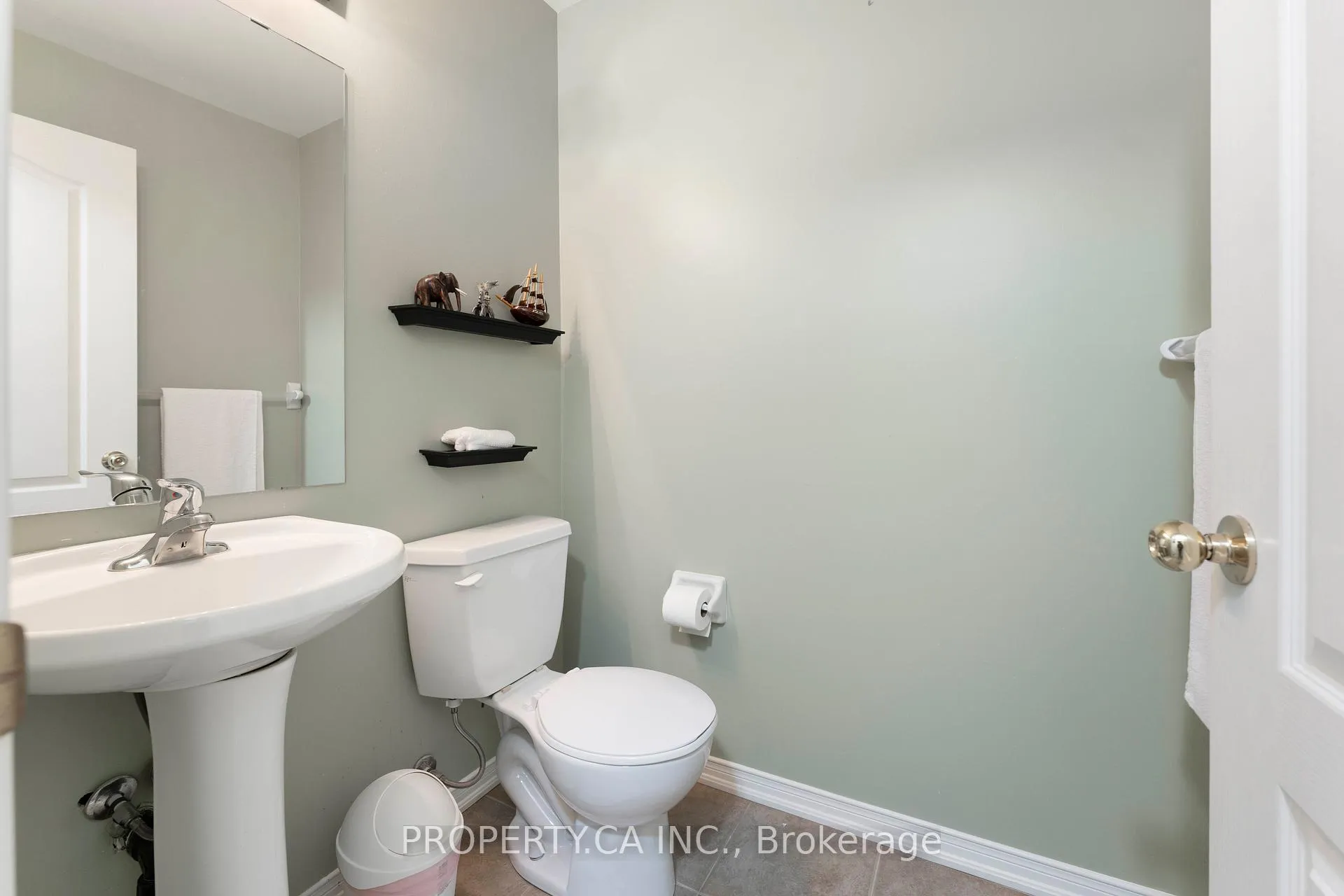 Photo 13 of 14 Carpendale Crescent, Ajax, Northeast Ajax — HOMEH