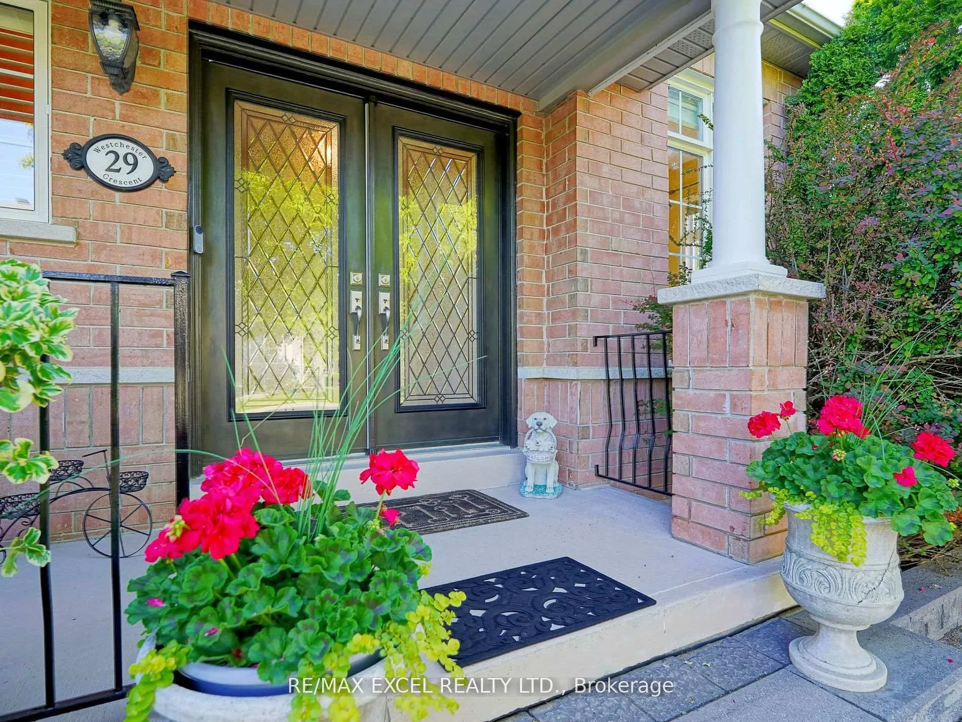 Photo 5 of 29 Westchester Crescent, Markham, Berczy — HOMEH