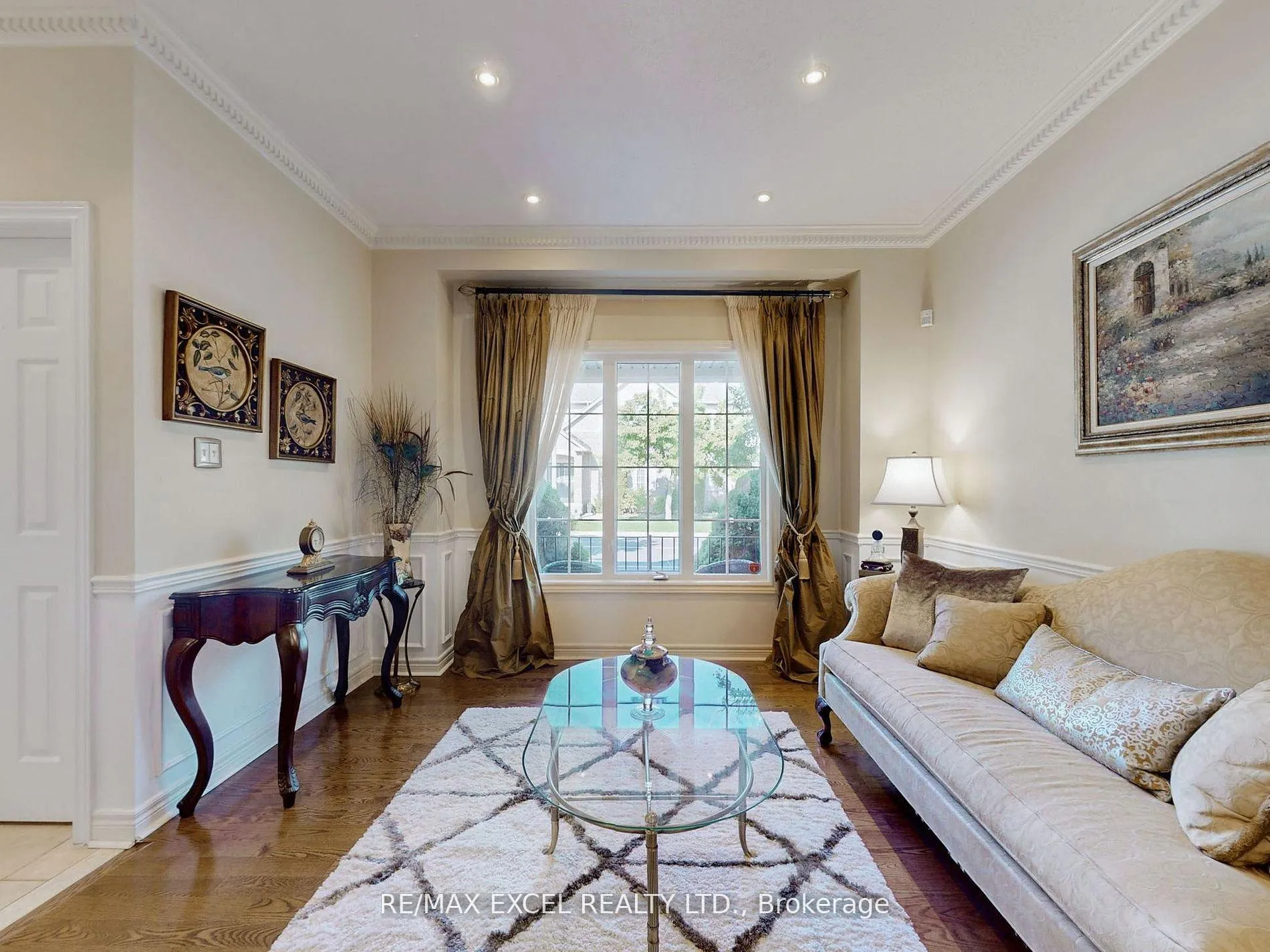 Photo 9 of 29 Westchester Crescent, Markham, Berczy — HOMEH