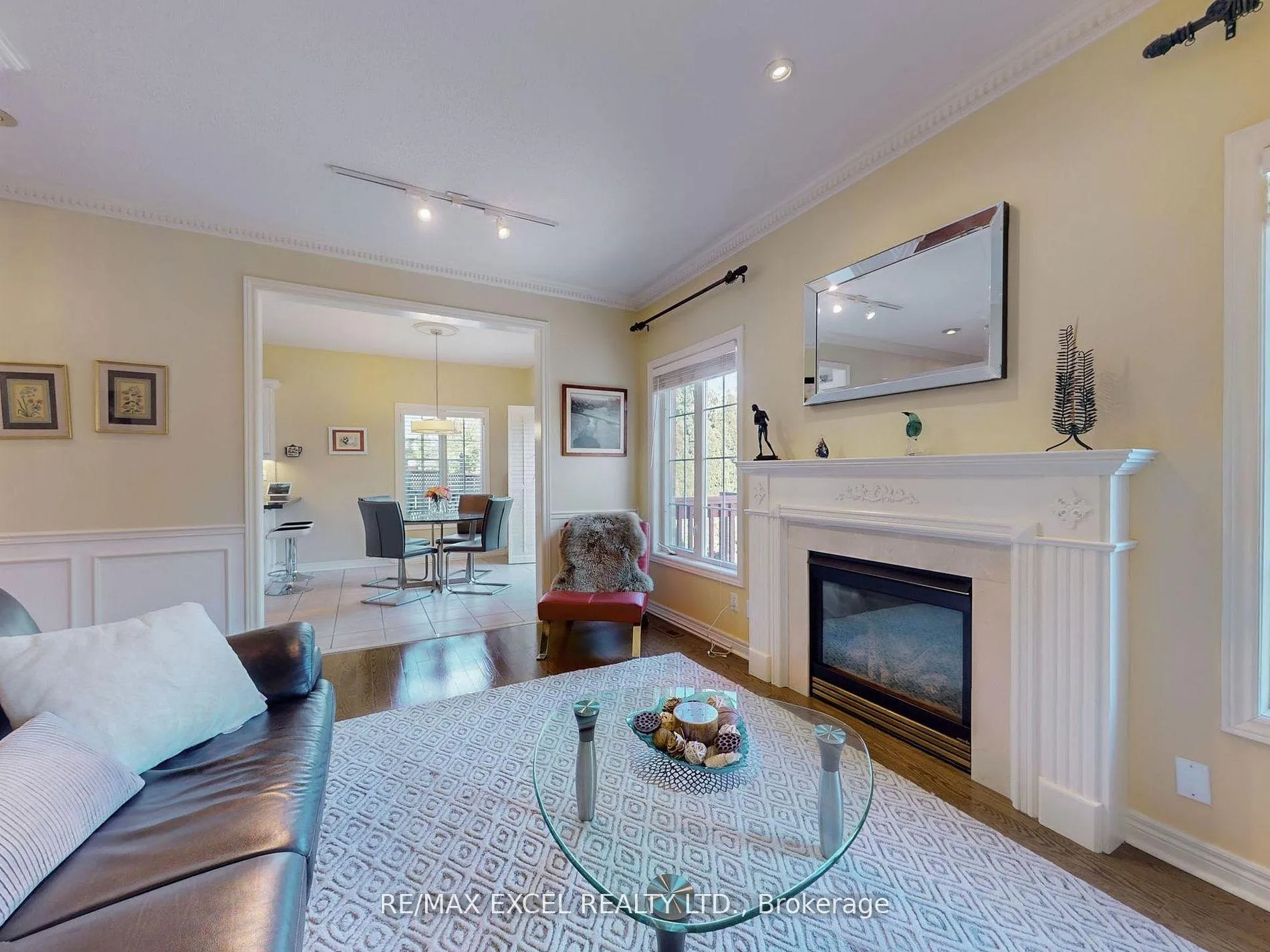 Photo 11 of 29 Westchester Crescent, Markham, Berczy — HOMEH