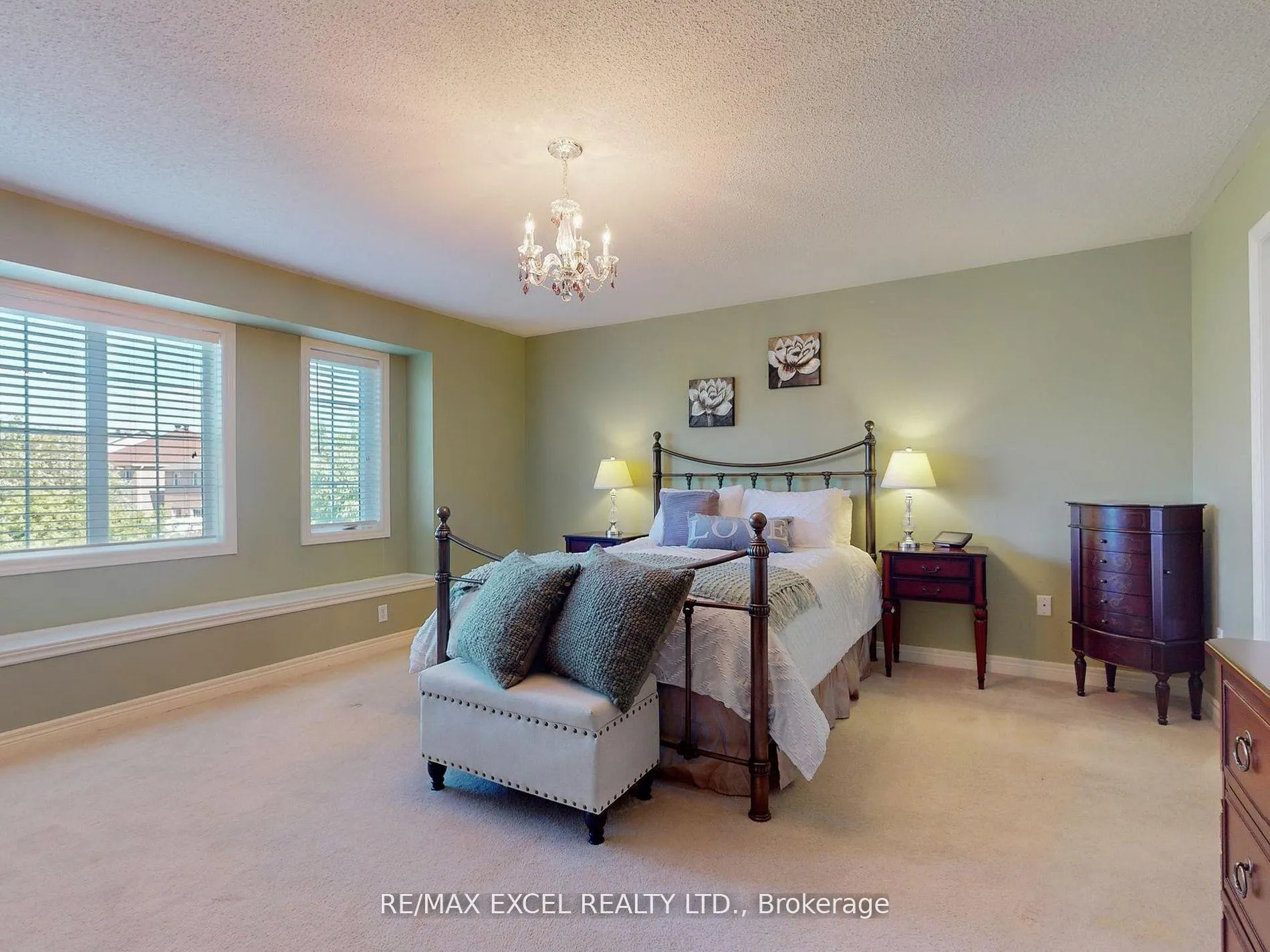 Photo 23 of 29 Westchester Crescent, Markham, Berczy — HOMEH