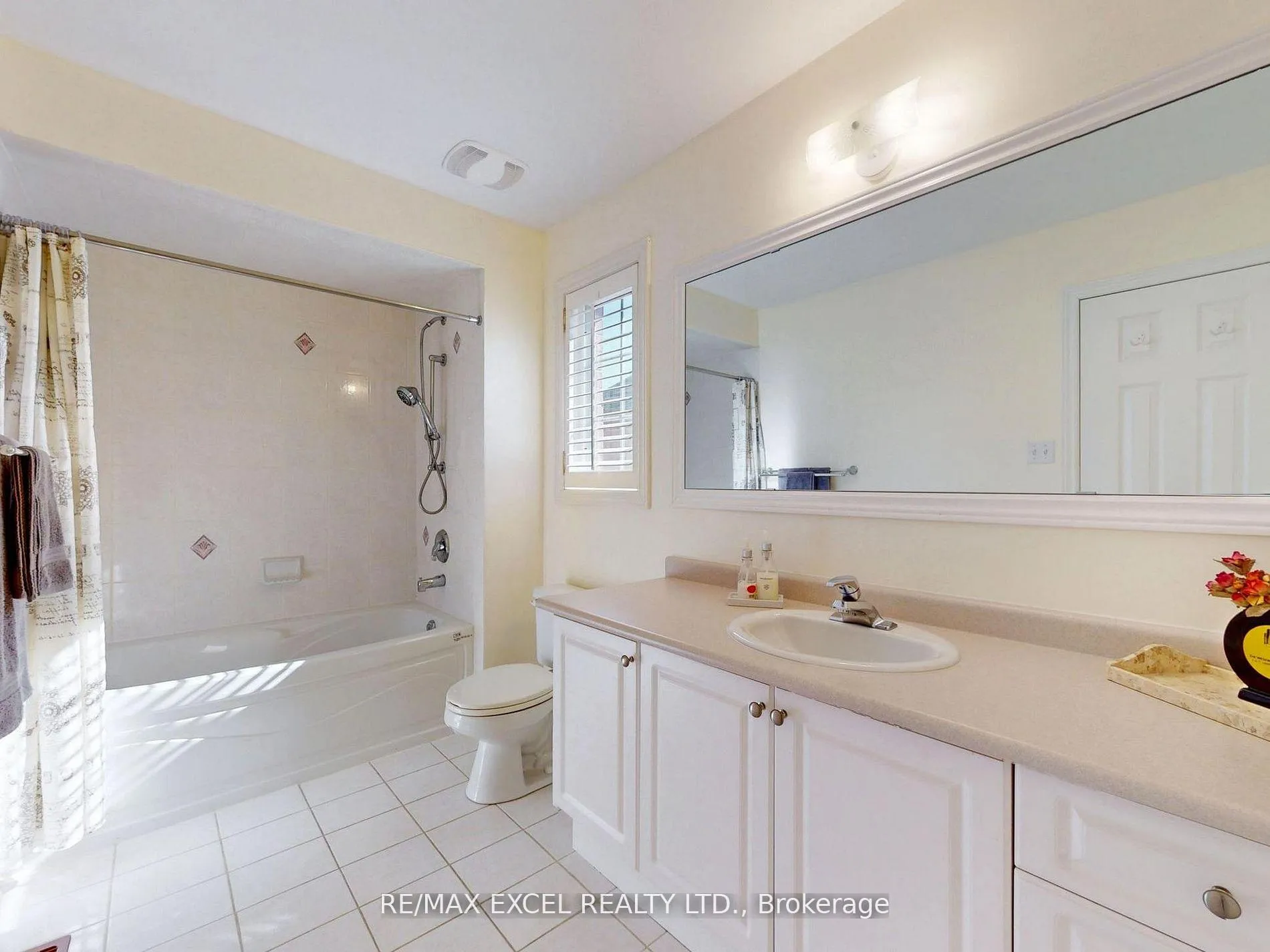 Photo 33 of 29 Westchester Crescent, Markham, Berczy — HOMEH